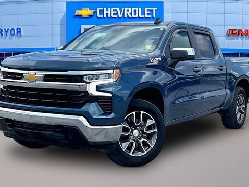 Used 2024 Chevrolet Silverado 1500 LT AWD/4WD image 3
