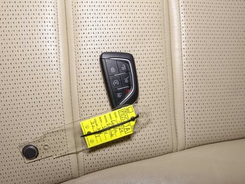 Used 2024 Cadillac Escalade Premium Luxury AWD/4WD image 45