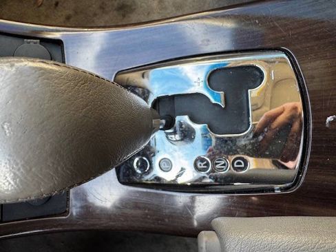 Used 2005 Nissan Altima 3.5 SE w/ (V01) Leather Pkg image 42