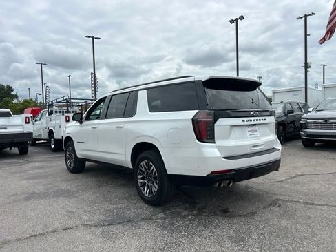 Used 2025 Chevrolet Suburban Z71 AWD/4WD image 5