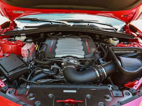 Used 2022 Chevrolet Camaro SS RWD image 16