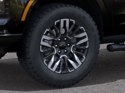 New 2026 Chevrolet Suburban Z71 w/ Comfort Package image 9