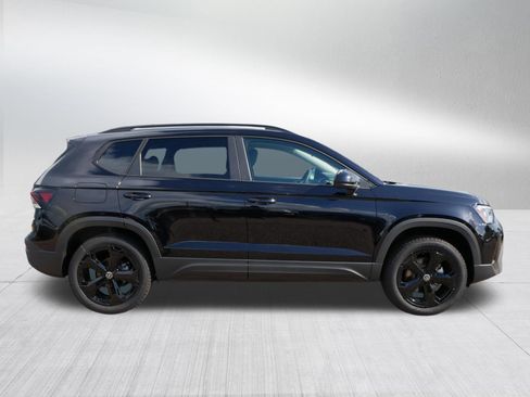 New 2026 Volkswagen Taos SE AWD/4WD image 2