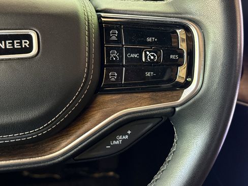 Used 2023 Jeep Grand Wagoneer Series II AWD/4WD image 33