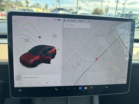 Used 2021 Tesla Model Y Long Range AWD/4WD image 33