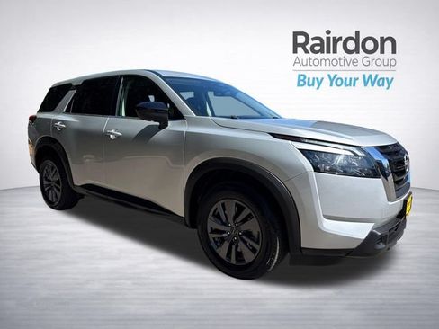 Used 2024 Nissan Pathfinder S AWD/4WD image 1