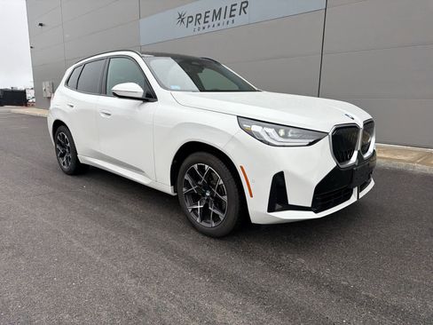 Used 2025 BMW X3 xDrive30i w/ M Sport Package image 2