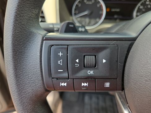 Used 2024 Nissan Rogue SV AWD/4WD image 27