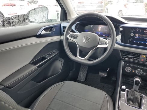 Used 2024 Volkswagen Taos SE image 14