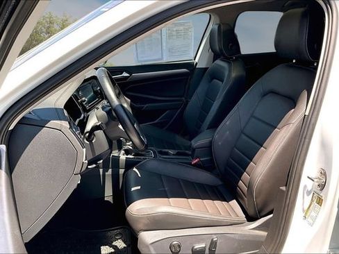 Used 2024 Volkswagen Jetta SE FWD image 20