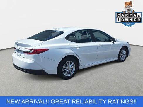 Used 2025 Toyota Camry LE AWD/4WD image 5
