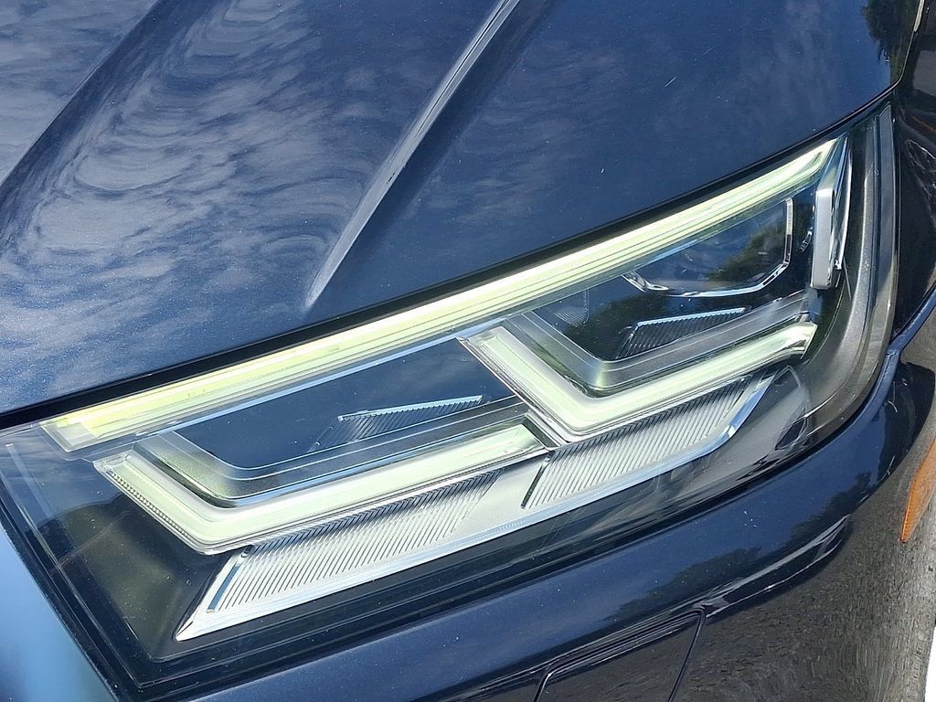 Used 2019 Audi SQ5 Premium Plus w/ Premium Plus Package AWD/4WD image 10