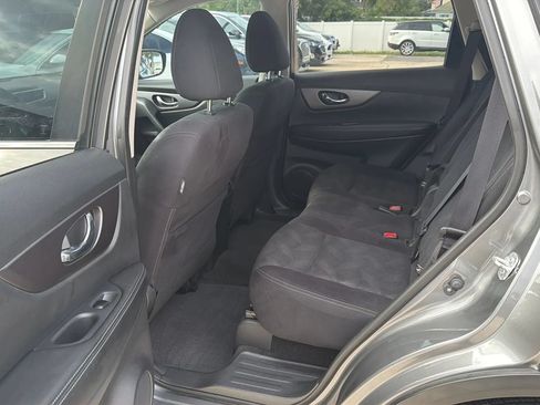 Used 2016 Nissan Rogue S w/ Appearance Package FWD image 14