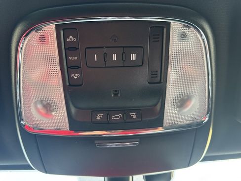 Used 2020 Jeep Grand Cherokee Limited image 20