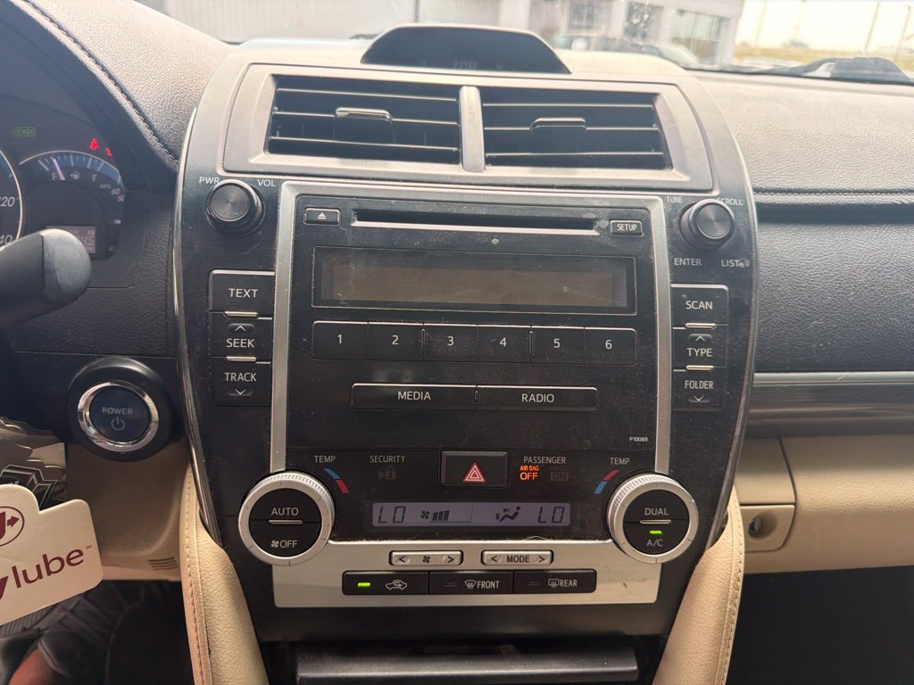 Used 2012 Toyota Camry LE FWD image 11