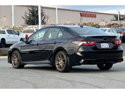 Used 2023 Toyota Camry SE image 6