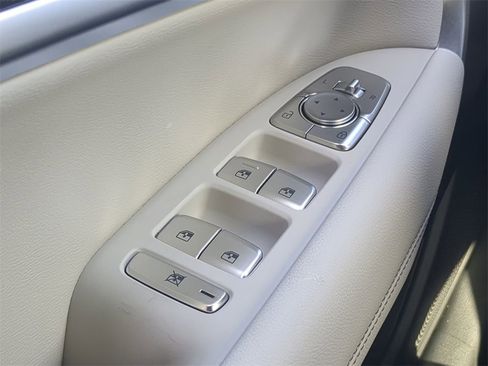 New 2025 Genesis G70 2.5T image 31