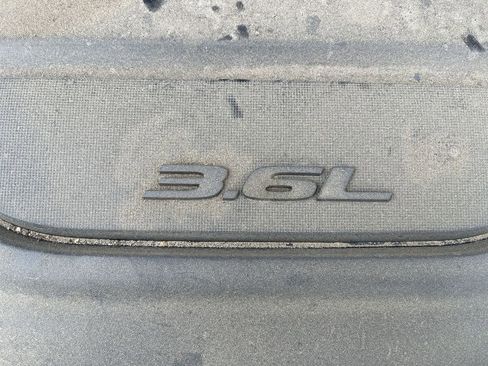 Used 2024 Chrysler Pacifica Touring-L FWD image 15