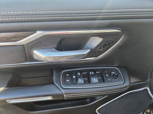 Used 2019 RAM 1500 Laramie image 11