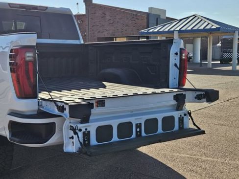 Used 2025 GMC Sierra 2500 Denali Ultimate w/ Max Trailering Package image 11