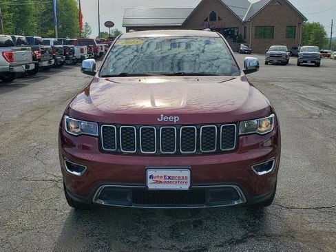 Used 2018 Jeep Grand Cherokee Limited AWD/4WD image 2
