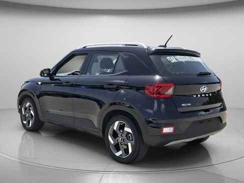 Certified 2023 Hyundai Venue SEL w/ Cargo Package FWD image 7
