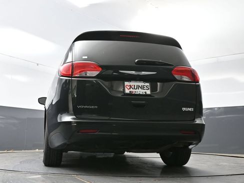 Used 2023 Chrysler Voyager LX FWD image 55