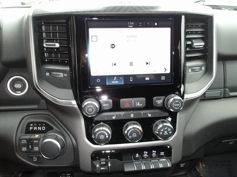 New 2026 RAM 1500 4x4 Crew Cab image 13