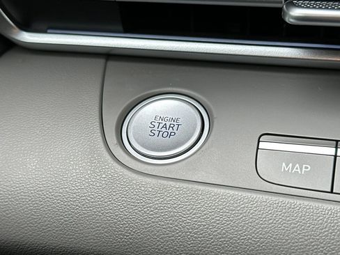 Used 2024 Hyundai Elantra SEL w/ Convenience Package FWD image 22