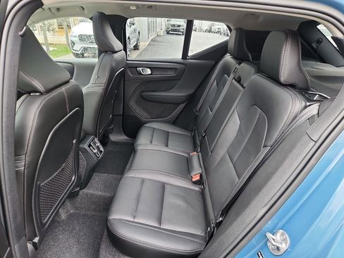 Certified 2025 Volvo XC40 B5 Plus image 10