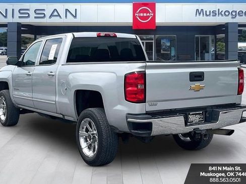 Used 2017 Chevrolet Silverado 2500 LT AWD/4WD image 4