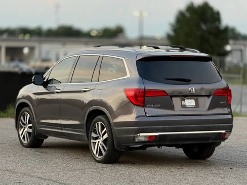 Used 2017 Honda Pilot Touring image 10