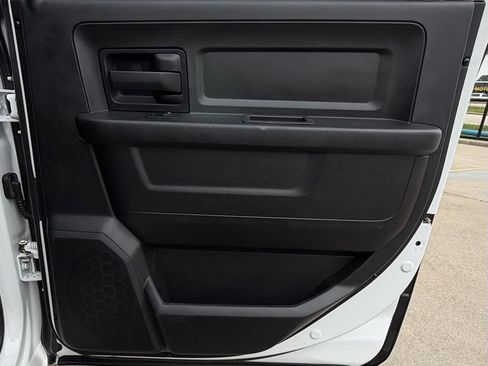 Used 2014 RAM 1500 Express RWD image 32