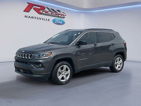 Used 2023 Jeep Compass Latitude AWD/4WD image 1
