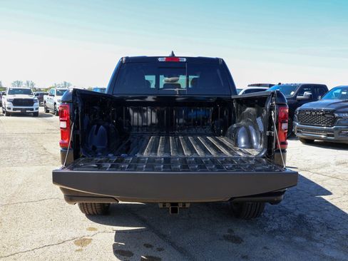 New 2026 RAM 1500 4x4 Crew Cab image 13