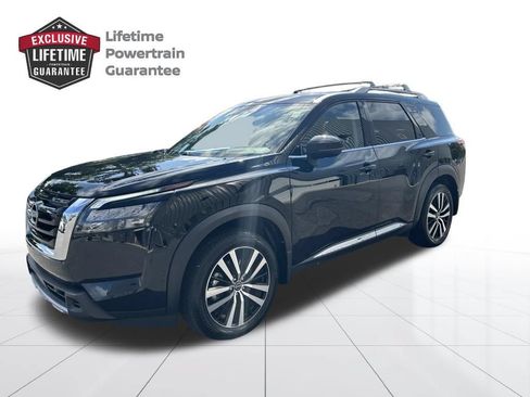 Certified 2025 Nissan Pathfinder Platinum w/ Cargo Package FWD image 1
