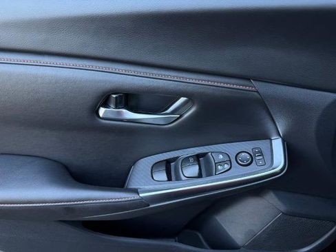 Used 2025 Nissan Sentra SR w/ Midnight Edition FWD image 20