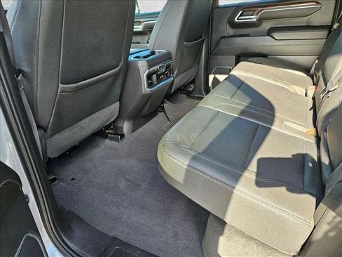 Used 2023 GMC Sierra 1500 SLT w/ SLT Premium Package AWD/4WD image 6