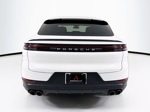 Certified 2024 Porsche Cayenne Coupe AWD/4WD image 10