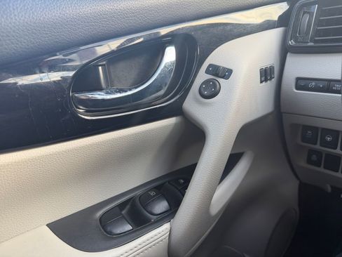 Used 2022 Nissan Rogue Sport SL w/ Premium Package image 20