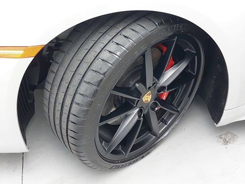Certified 2024 Porsche 911 Carrera S RWD image 30