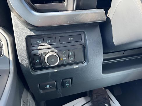 Used 2024 Ford F250 Lariat w/ Sport Appearance Package image 32