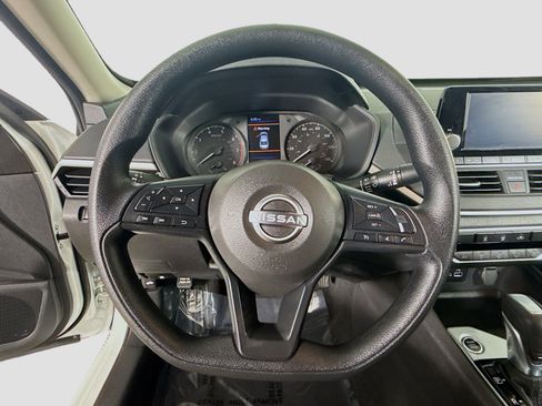 Used 2024 Nissan Altima 2.5 S image 13