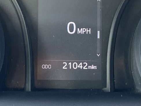 Used 2023 Toyota Camry SE image 12