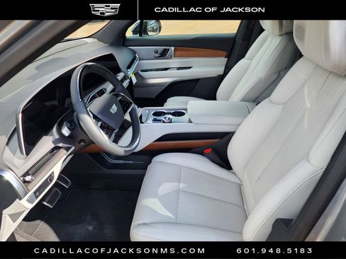 New 2026 Cadillac Vistiq Sport image 9