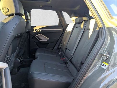 New 2025 Audi Q3 2.0T Premium image 17