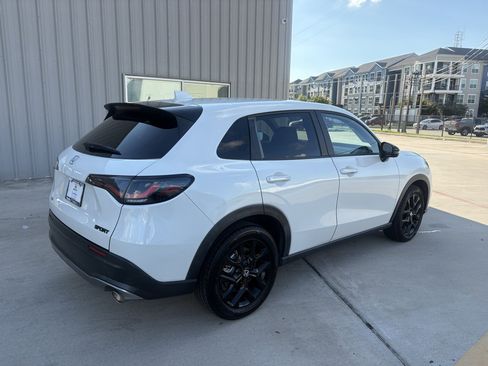 Certified 2024 Honda HR-V Sport image 8