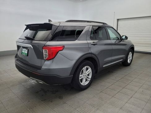 Used 2024 Ford Explorer XLT w/ Equipment Group 202A image 9
