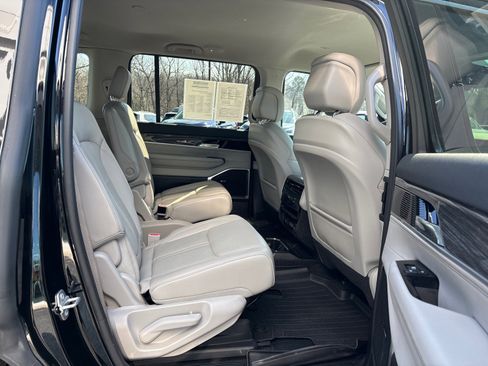 Used 2022 Jeep Wagoneer Series III w/ Flexible Seating Group image 47