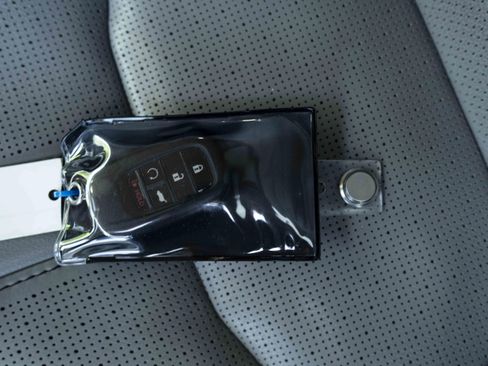 Used 2024 Honda Pilot Elite image 48